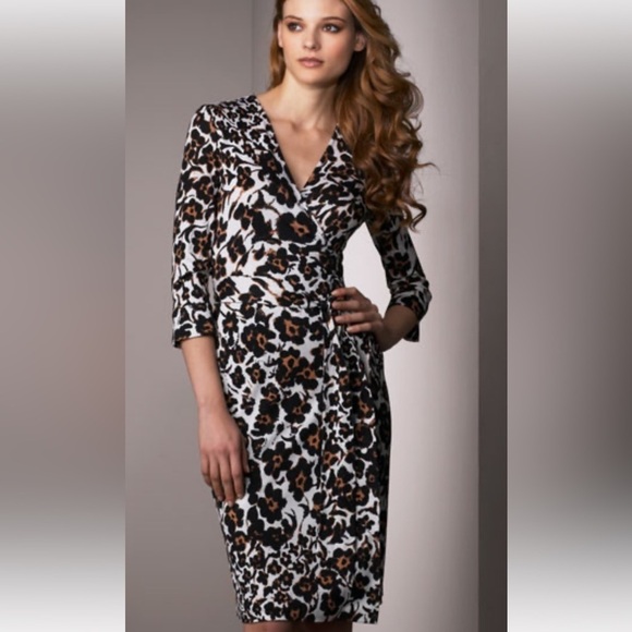 Diane Von Furstenburg 100% Silk Black Tan Cream Floral Wrap Dress Iconic 70’s - Picture 1 of 16